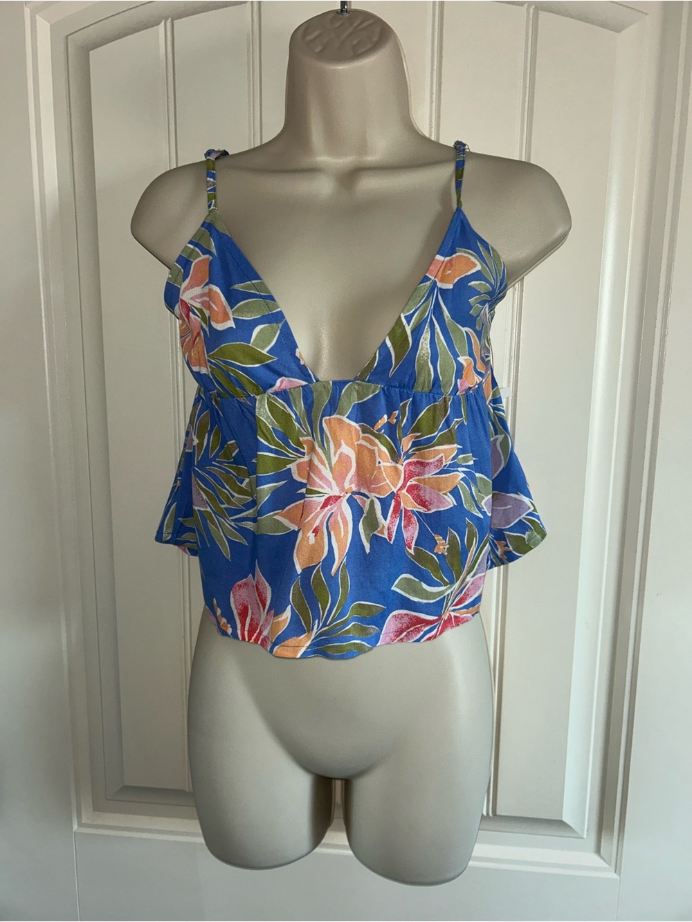 NWT Billabong Blue Floral V-Neck Spaghetti-Strap Crop Camisole Sz XS